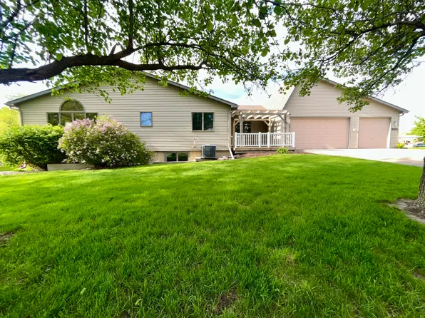 3201 Polaris Dr, Ames, IA 50010