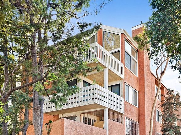 3rd image of 3315 Griffith Park Blvd APT 301
