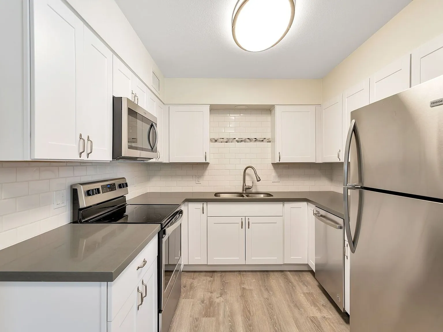 The Edge Apartments (2) — Photo 1