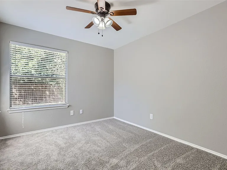 5810 Avery Island Ave — Photo 22