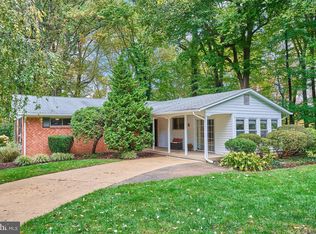 8414 Derby Ct, Springfield, VA 22151