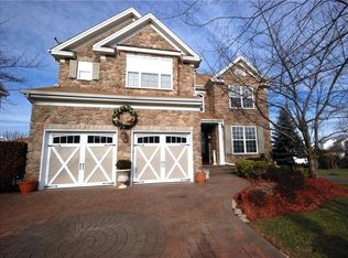 2 Kania Ct, Sayreville, NJ 08872