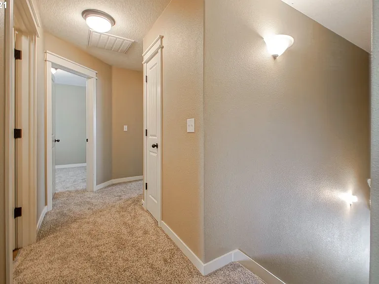 568 Donna Dr — Photo 26