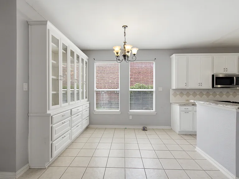 7852 Rainbow Falls Dr — Photo 11