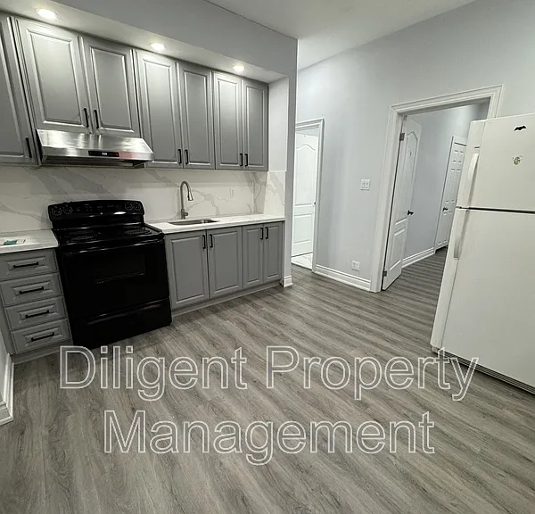 219 Stewart St #PROPERTY — Photo 2