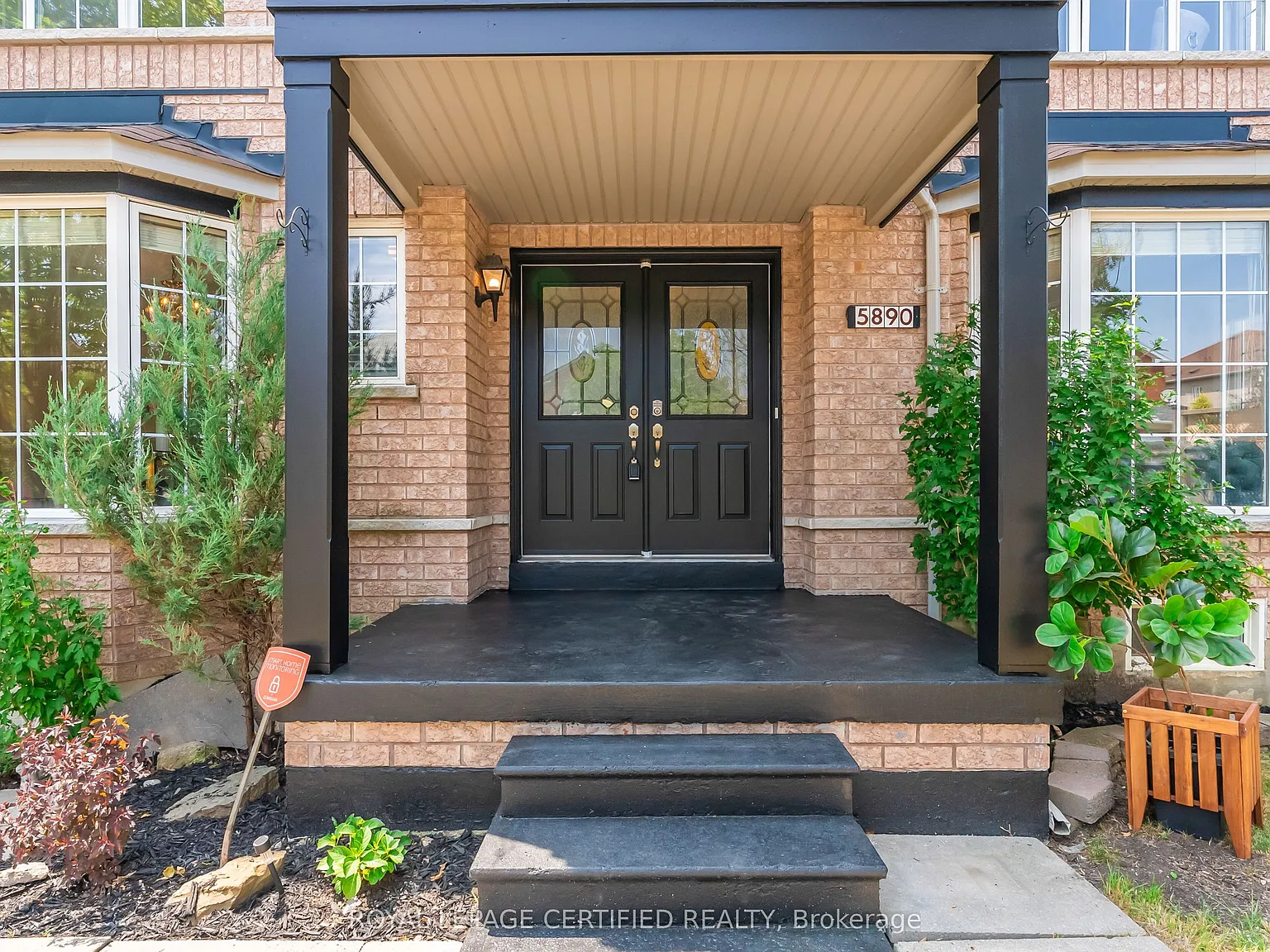 5 bed, $4,590 — Photo 2