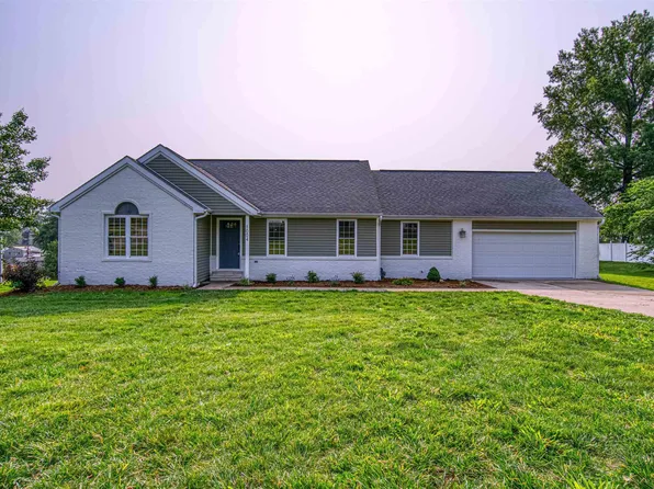 1004 SW 2nd St, Washington, IN 47501