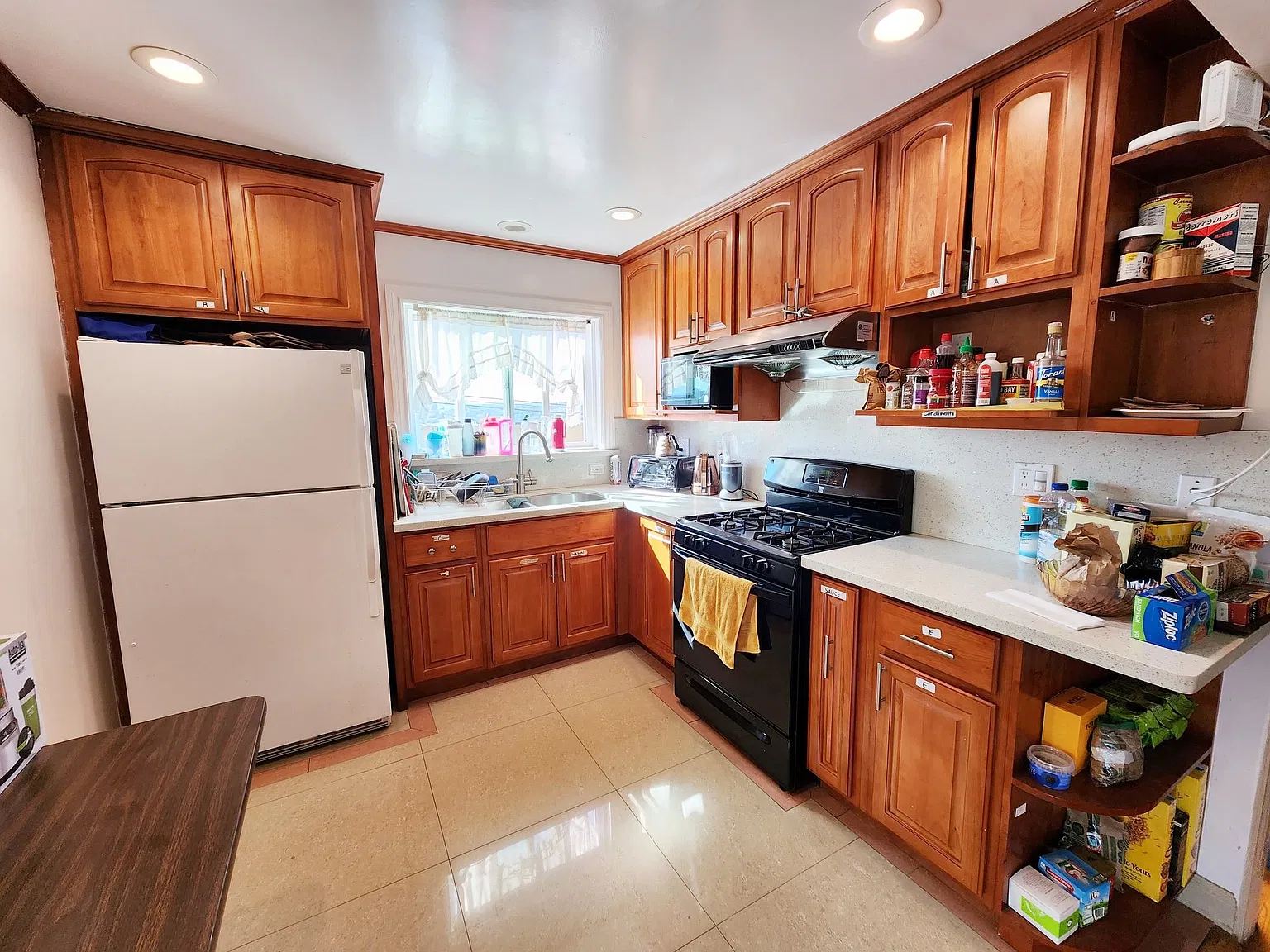 5 bed, 1086 sqft, $800 — Photo 3