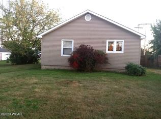 100 E Perry St, Waynesfield, OH 45896