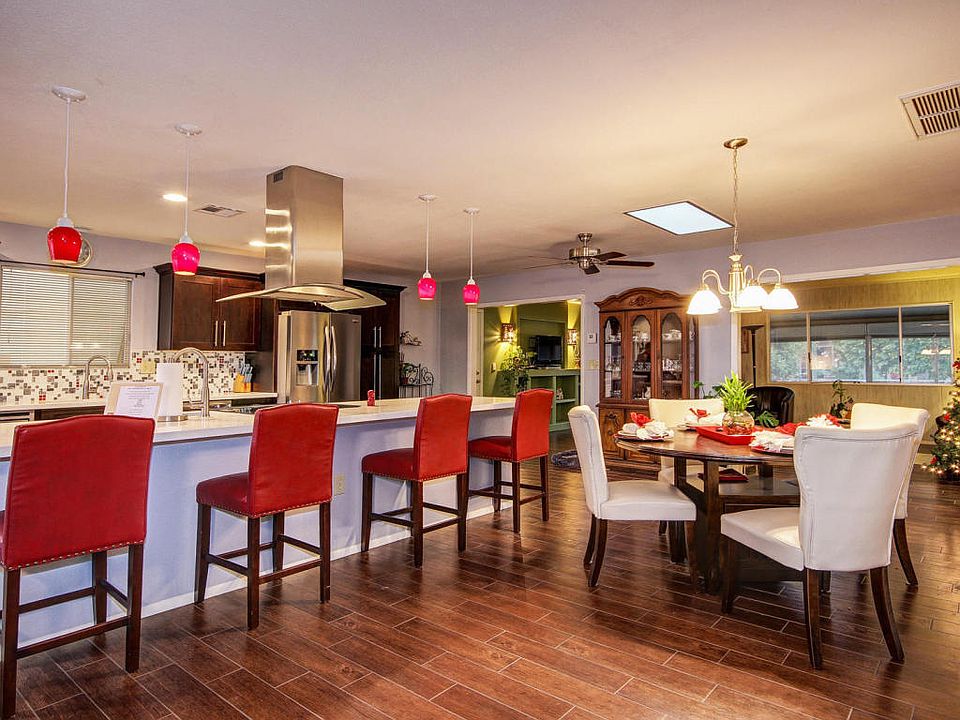 1st image of 9915 W Prairie Hills Cir