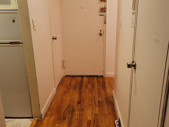 3rd image of 1237 Avenue Z APT 1F