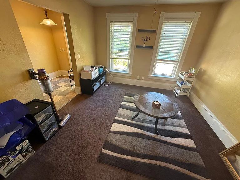 1000 E. Locust St. / 2906 N. Weil St. — Photo 3
