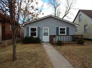 2411 2nd St SW, Cedar Rapids, IA 52404
