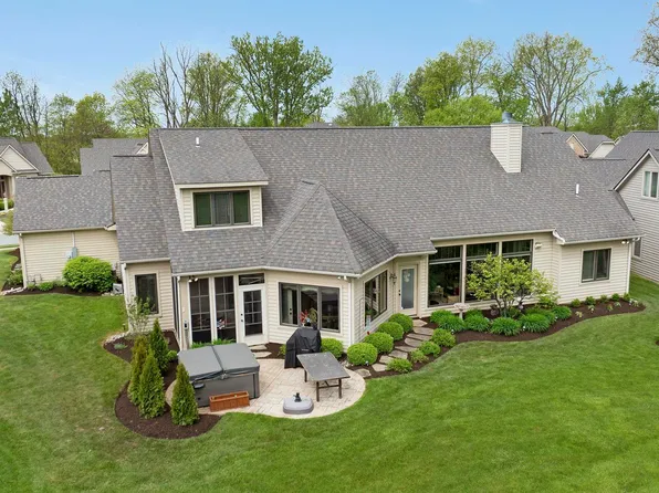 15812 Winterberry Ct, Huntertown, IN 46748