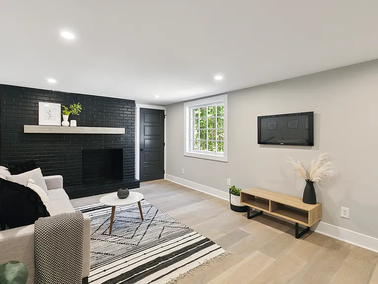 1110 W Valley Rd — Photo 58