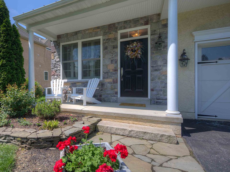 2nd image of 4 Conestoga Ln