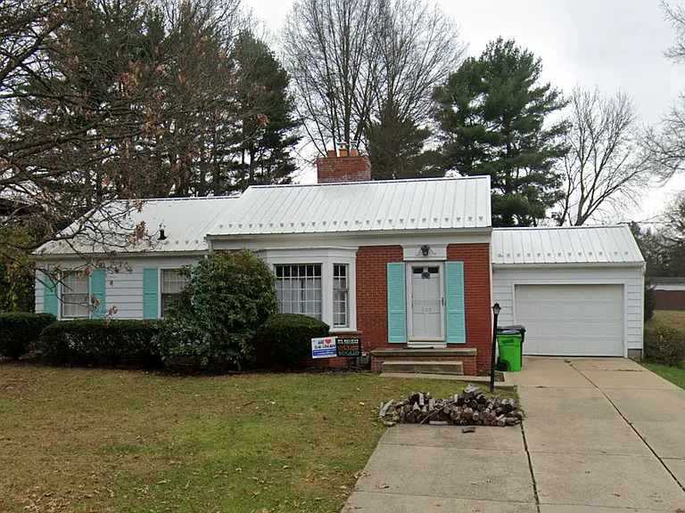 208 Cohan Rd — Photo 1