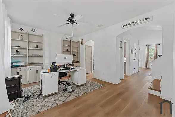4 bed, 2349 sqft, $2,500 — Photo 1