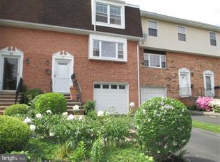 22 Catbird Ct, Lawrence Township, NJ 08648