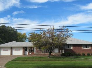 906 Meister Rd, Lorain, OH 44052