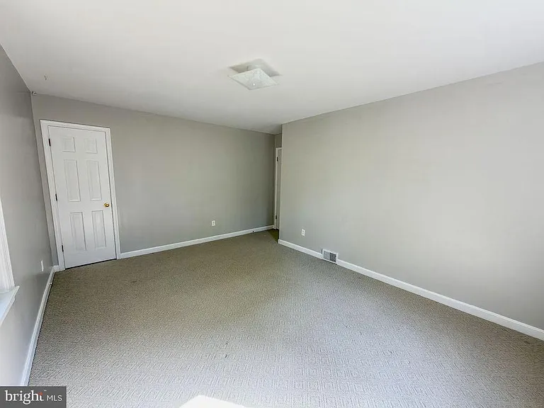 11 Hickory Ln — Photo 35