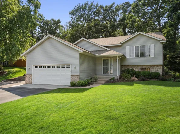 585 McKnight Rd S, Saint Paul, MN 55119