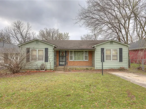 3026 E 9th St, Joplin, MO 64801