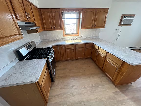 3rd image of 5922 S Archer Ave #1C