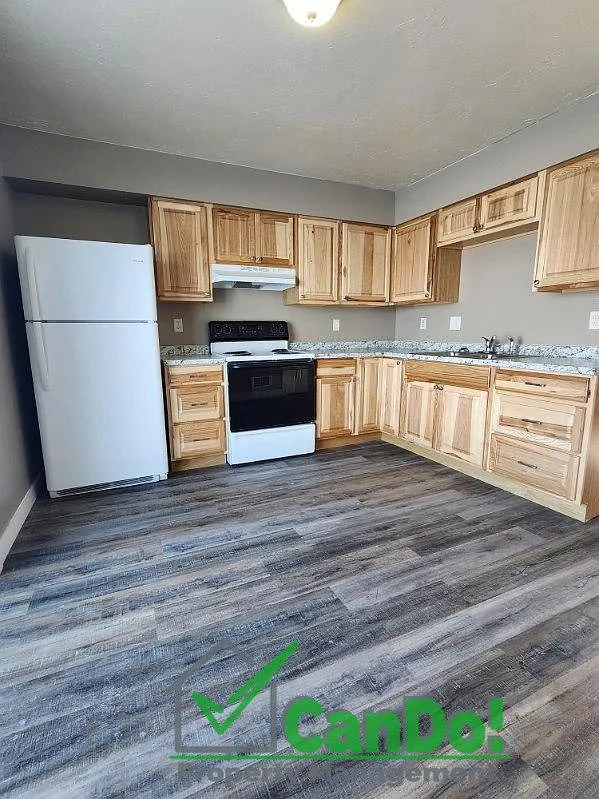 2 bed, 1.5 bath, 1000 sqft, $1,185 — Photo 2