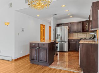 51-22 199th St, Fresh Meadows, NY 11365