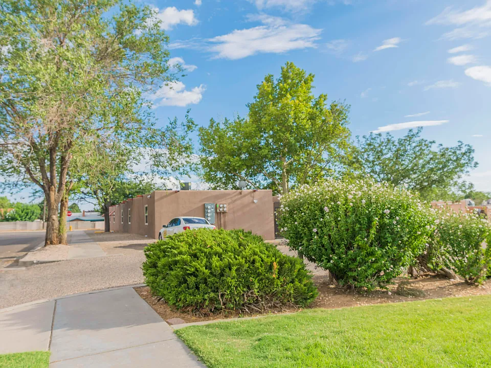 Beautiful 2 Bedroom Casita w/ Yard in Gated NE Heights Compound