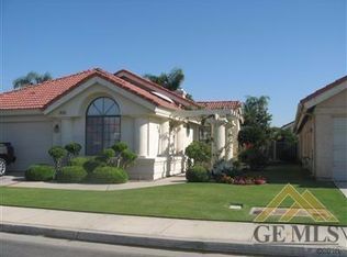 8216 New Castle St, Bakersfield, CA 93311