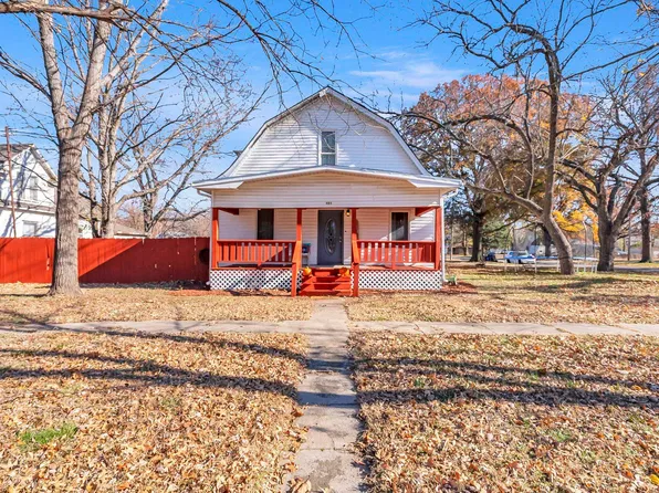402 N Sumner St, Oxford, KS 67119