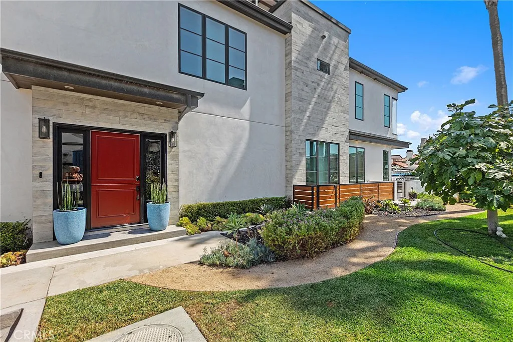 3 bed, 2868 sqft, $25,000 — Photo 3