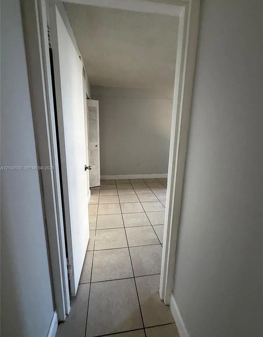 Inland Towers Condo — Photo 3