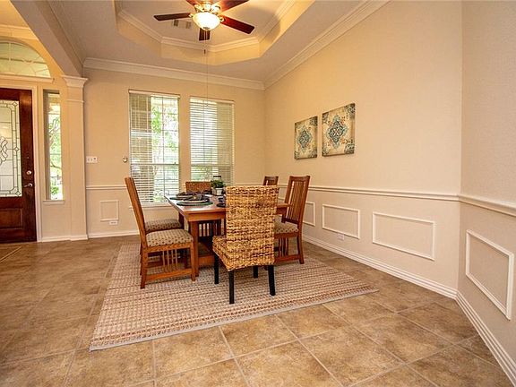 4th image of 5800 Beechwood Ct