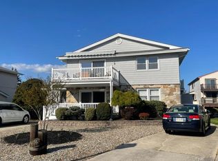 445 Berkshire Dr, Ventnor City, NJ 08406