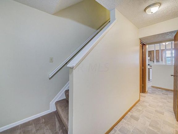 03 Entry hall