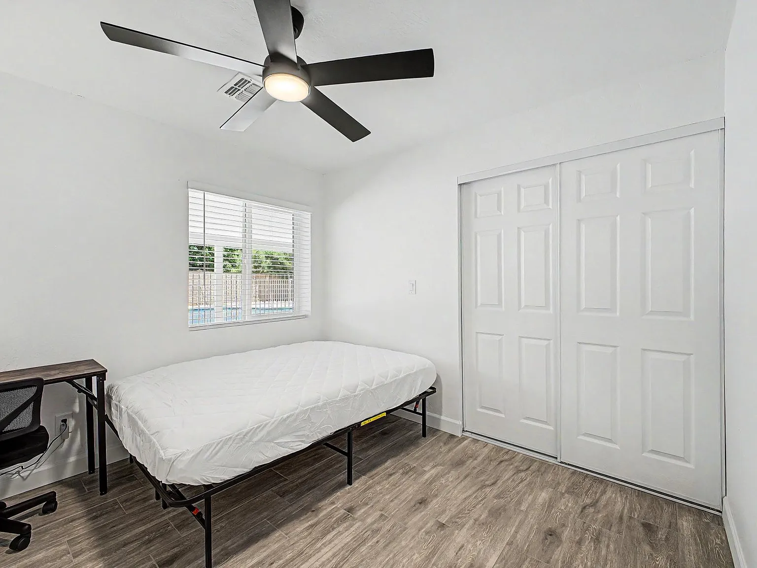 4 bed, 5.0 bath, 2800 sqft, $918 — Photo 3