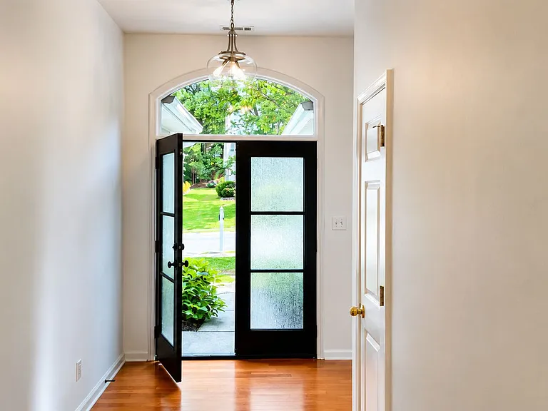 216 Turnbridge Cir — Photo 3