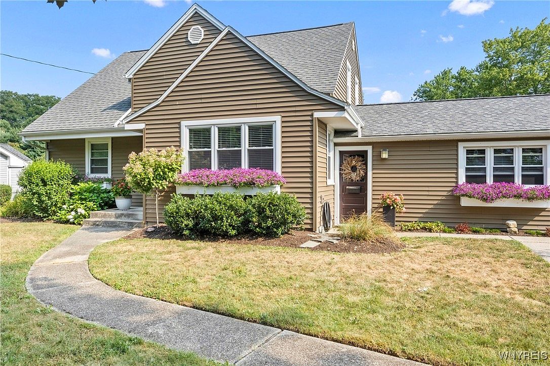 83 Highland Ave, Orchard Park, NY 14127 | Zillow