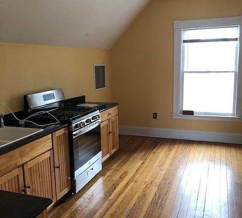 South Kitchen Gas Range and AC