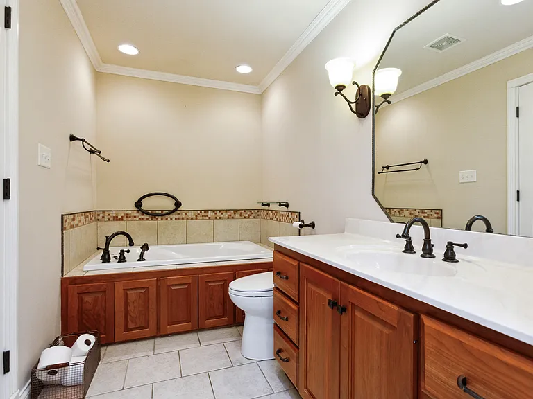 1605 Redwood Way — Photo 21