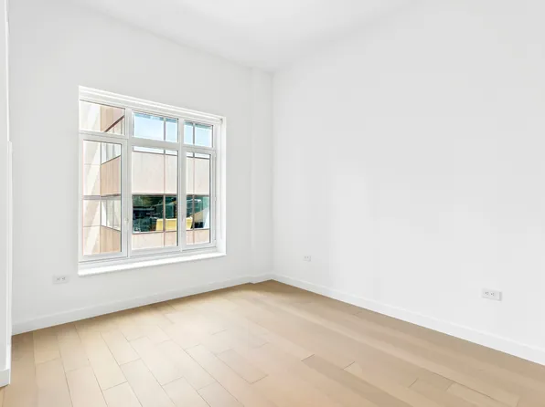 115 East 55th Street image 7 of 17