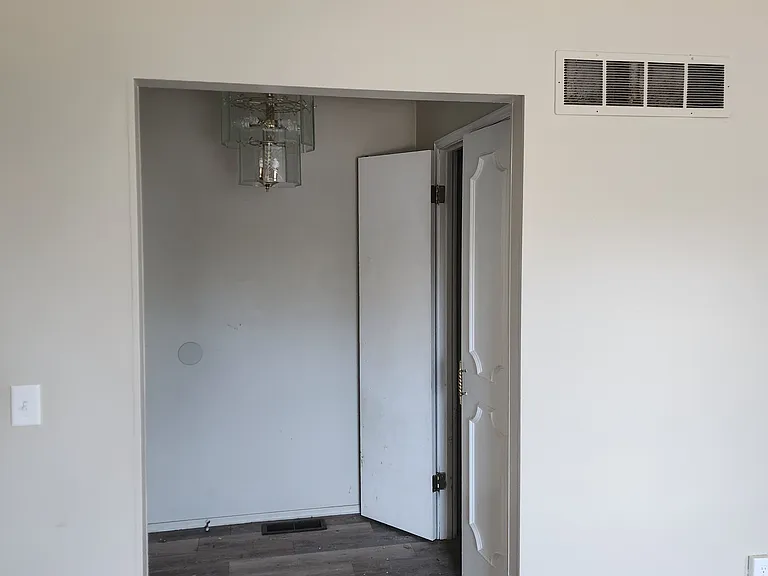 6655 Blossomwood Dr — Photo 3