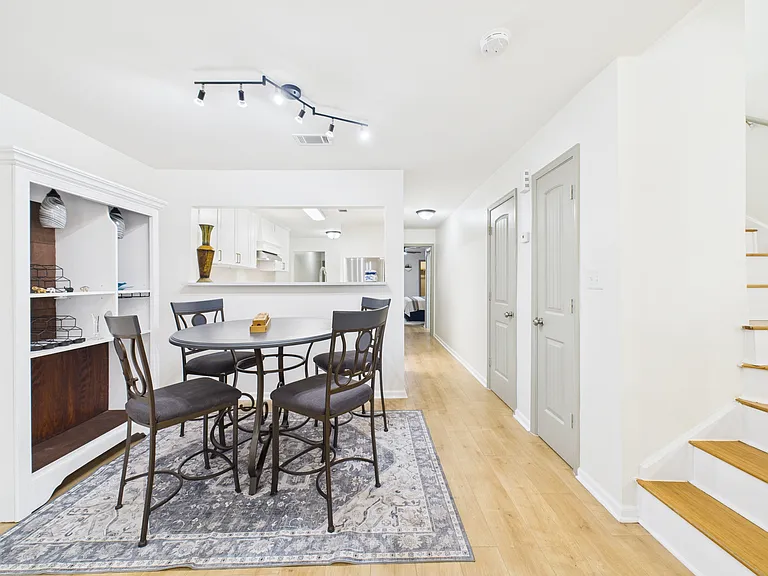7836 Bateman Ln — Photo 13