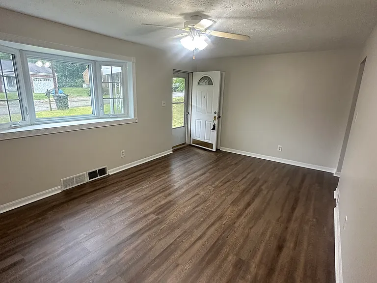726 Rodney St — Photo 19