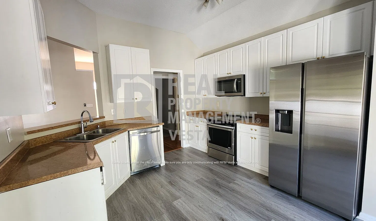 4 bed, 3.0 bath, 1880 sqft, $2,100 — Photo 3