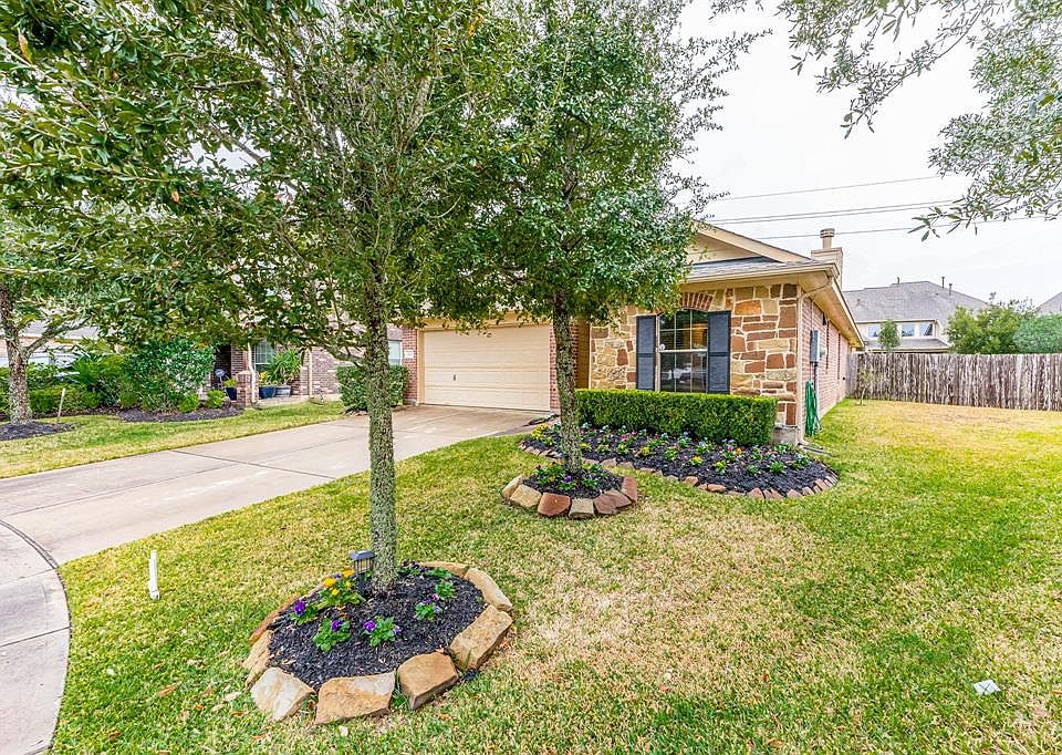1st image of 3302 Southern Grove Ln