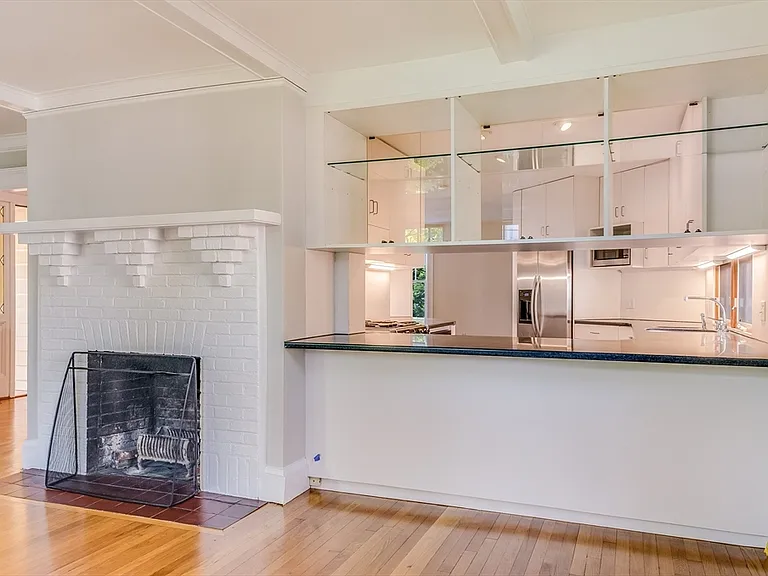 29 Devereaux St — Photo 7